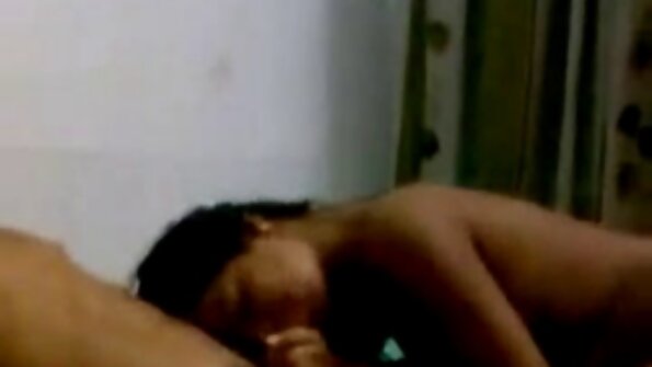 巨乳ブルネットのブリトニーアンバーとの異人種間のセックスに油を塗った 女性 の 自慰 動画